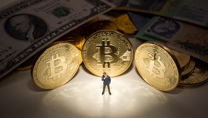 多方因素助力加密货币市场，比特币重回12000美元大关