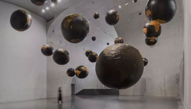 【8月沪京展览推荐】人与人之间是孤立的，就像一个个独立的星球