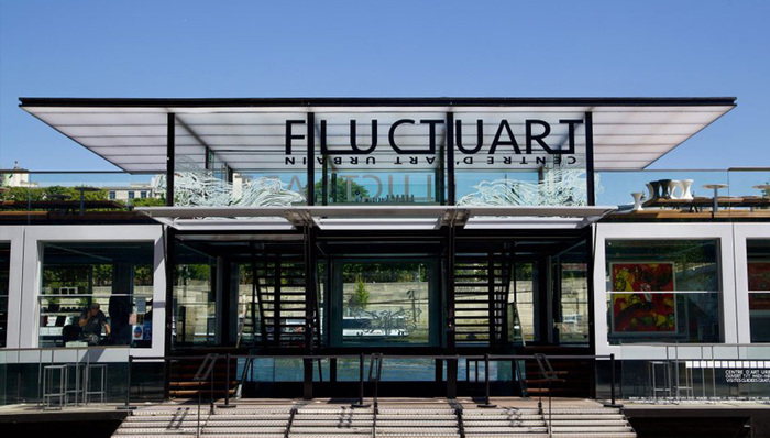 首个悬浮博物馆于塞纳河上开放，在巴黎铁塔和卢浮宫之间玩转街头艺术