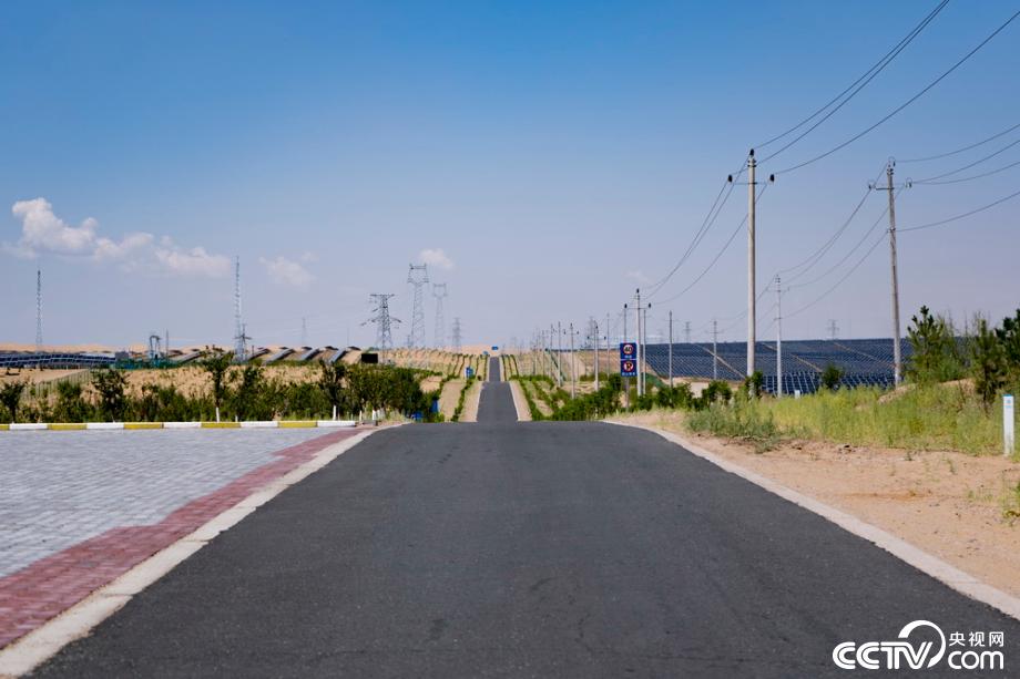 【新时代·幸福美丽新边疆】达拉特光伏发电应用领跑基地：把黄沙变成“黄金”
