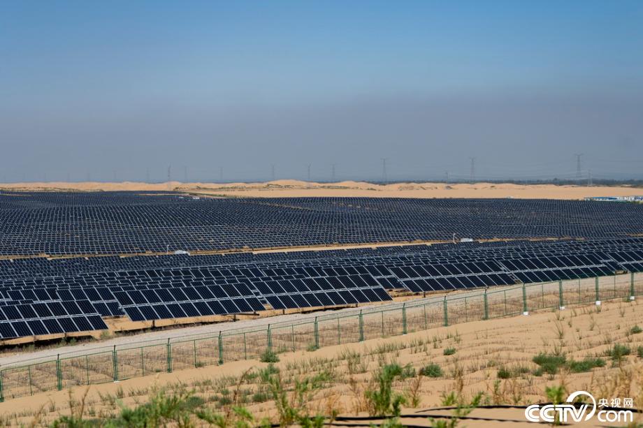 【新时代·幸福美丽新边疆】达拉特光伏发电应用领跑基地：把黄沙变成“黄金”