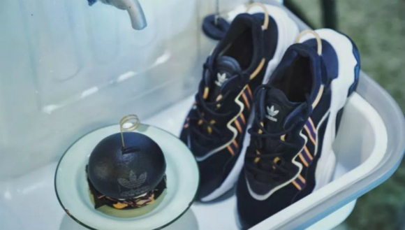 春丽吃饭公司、adidas,Originals