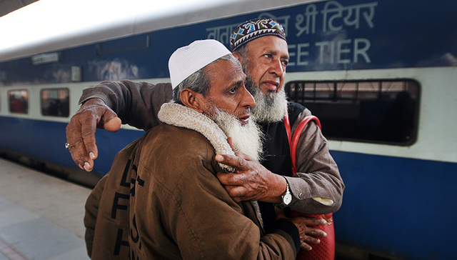 巴基斯坦决定暂停巴印“友谊快车”，巴铁道部长：只要我还在就不开