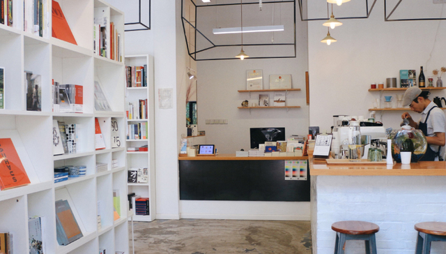 8小时工作之外，我们去哪儿安放不安的灵魂？