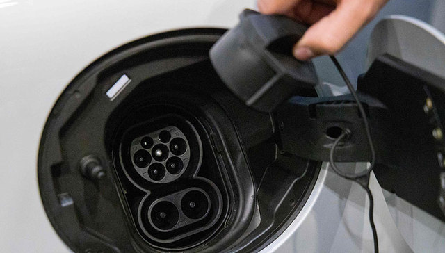 新能源车保值率持续跌至不足40%，二手车平台几乎零售卖