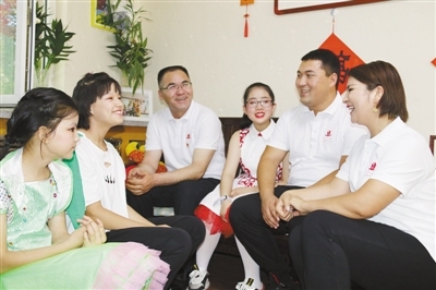 总书记,库尔班,大事,帕提古丽,留守儿童,民族团结,人民日报,传家宝,种植,贫困户