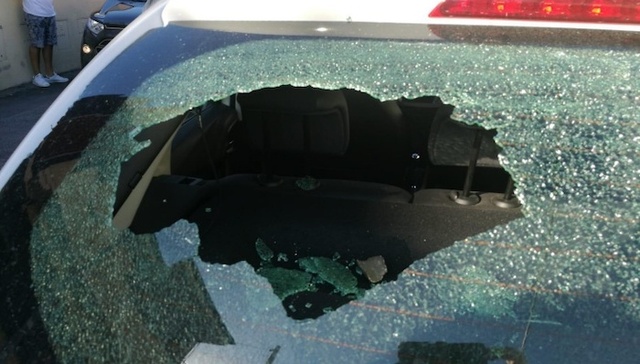 【天下奇闻】波音客机空中掉落碎片砸坏25辆车 韩国抵制日货任天堂尿不湿也凉了