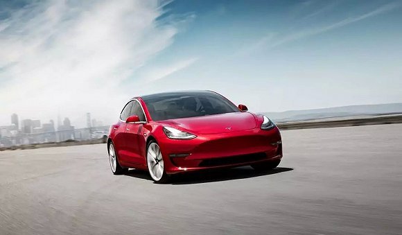 Model 3在俄追尾起火爆炸，Autopilot再惹争议