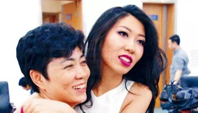 张明杰案一审三年后重新开庭，改控两宗罪