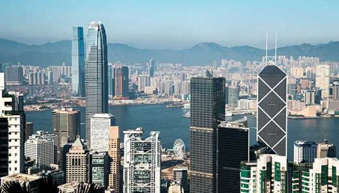 香港国际机场,香港商报,国际航空枢纽,连串,香港旅游业,旅客,东方日报,星岛日报,大公报,航班