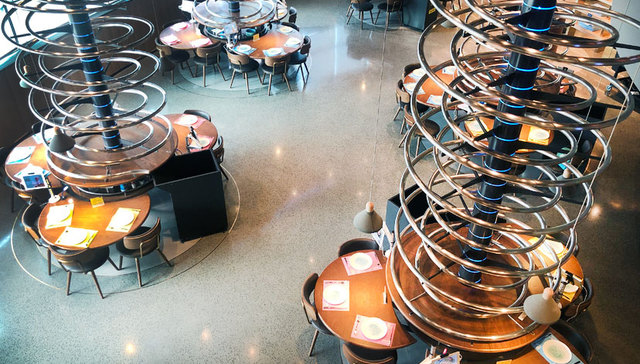 探店 | 让美食在你眼前旋转跳跃，北京第二家失重餐厅科技感再升级