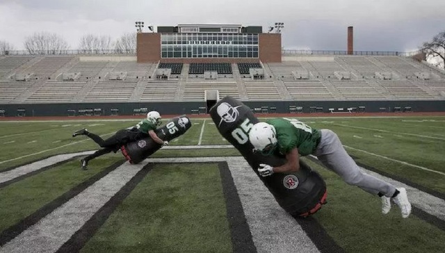 和机器人打球？科技正在改变橄榄球的未来