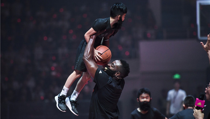 【体育晚报】足代会8月下旬召开 火箭队季前赛过招上海男篮