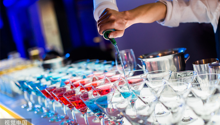 地方新闻精选 | 山东整治八家“喝酒培训”组织 湖南邵阳一村主任拦路敲诈高铁施工队获刑13年