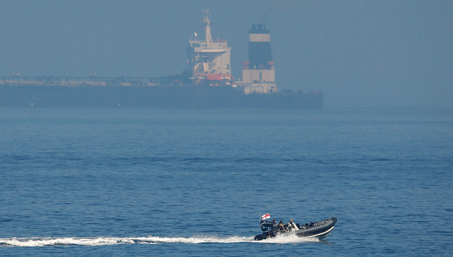 获释伊朗油轮更换船员已准备起航，美国迟到的传票还拦得住吗？