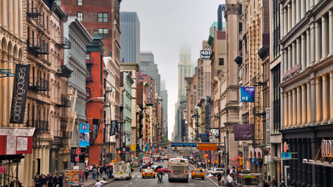 【特写】百年奢侈品老店Barneys申请破产保护，纽约重塑消费新格局