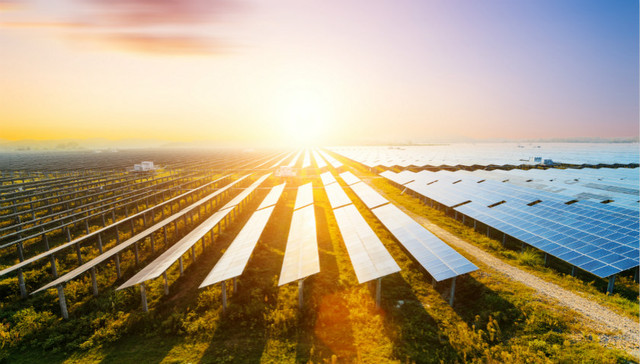 光伏板块10股涨停，多家机构判断旺季即将来临