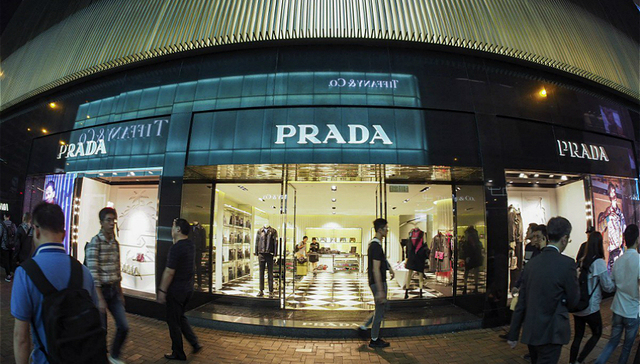 香港铜锣湾的900万店铺月租逼走Prada