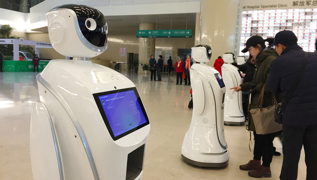 刘世锦：拒绝割裂，制造业和服务业需要相互转化