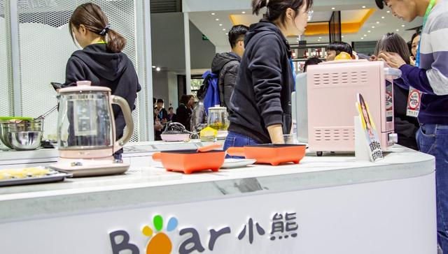 互联网小家电IPO路拥挤，“小熊小狗”们爆红后如何“保鲜”