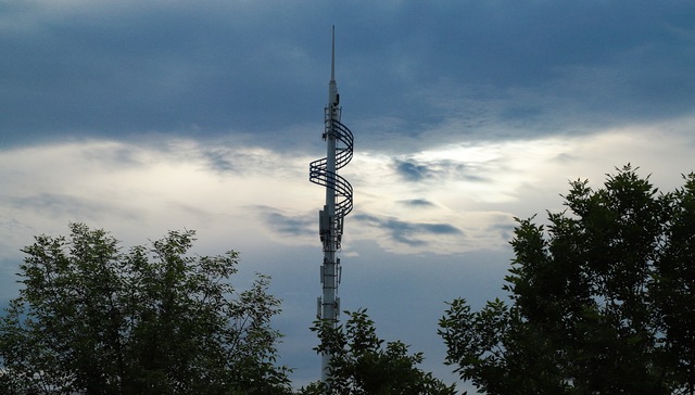 【财经数据】三大电信运营商上半年日赚4.24亿元