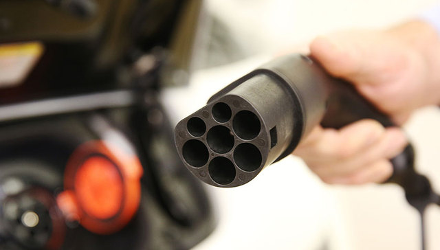 新能源汽车产业规划远比推进燃油汽车退出更重要