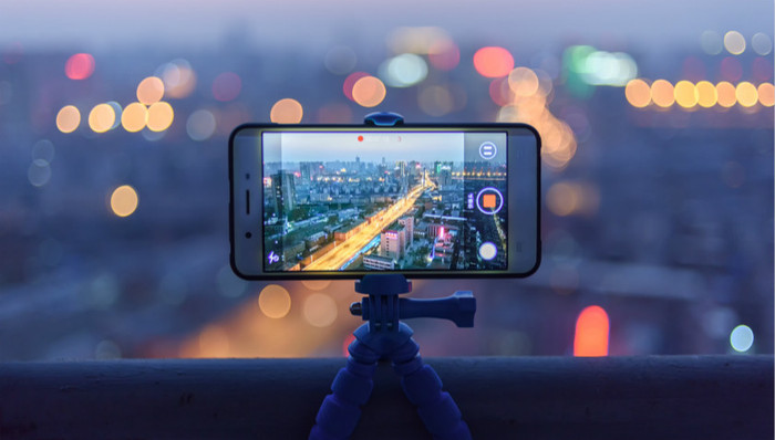 地方新闻精选 | 网红播主“乞丐哥”多次拐卖少女被抓，四川某高校回应大四男生偷拍女生裙底事件