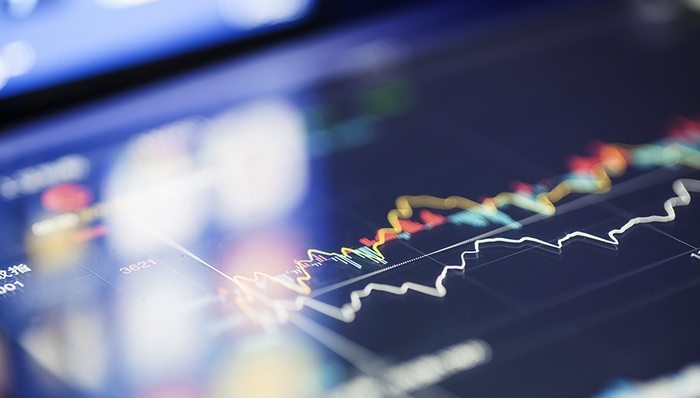 青青稞酒,业绩下滑