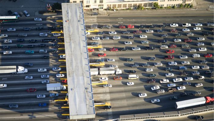 去年全国收费公路通行费收入5552.4亿 减免通行费917.8亿元