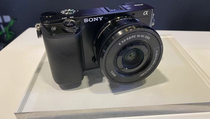 索尼同时发布两款微单相机，高低搭配拍摄性能更强