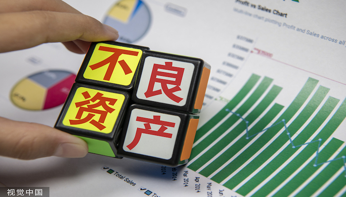 上市银行中报透露不良新变化：信用卡不良加速生成，大额风险暴露加快