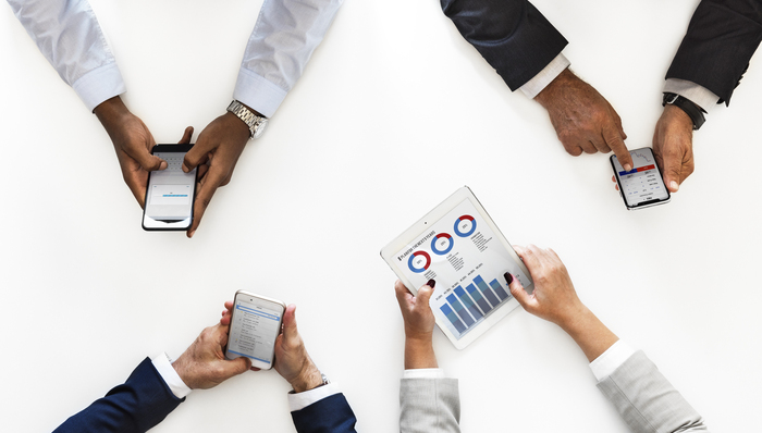 【财富周报】首批商品期货ETF获批，海底捞创办人张勇成为新加坡首富