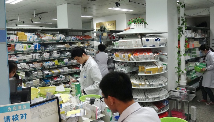 恩替卡韦,利培酮,西酞普兰,氨氯地平,奥氮平,氯吡格雷,约定,氢氯噻嗪,黑名单,中标原则