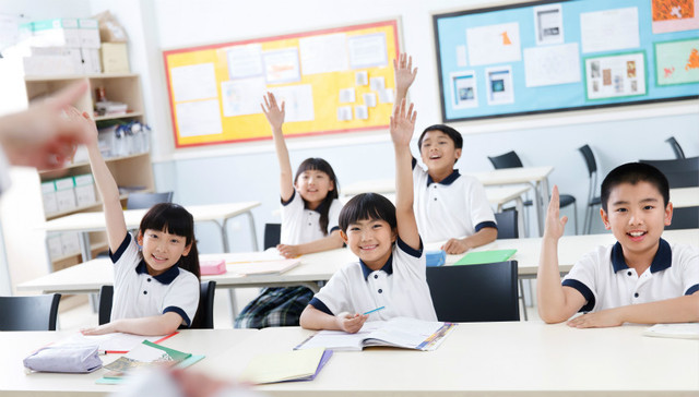 40万外教仅3成合法，三部门出手规范外教培训市场