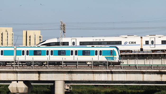 【界面晚报】国庆假期火车票多条热门线路售罄 韩国人口9年后负增长
