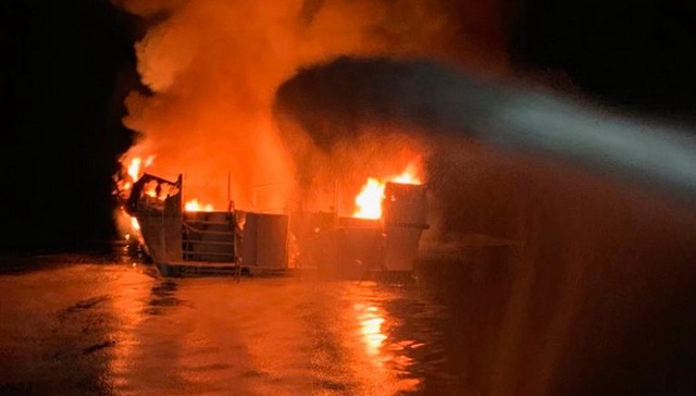 美国加州一潜水船深夜失火，恐造成甲板下34名乘客遇难