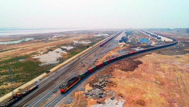 陆海新通道建设大幕拉开，西部五大自贸区孵化新贸易