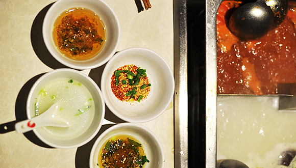 海底捞,呷哺,估值水平,营收,2019年,次新股,财报透露的真相,一线城市,独立估值报告,新加坡富豪