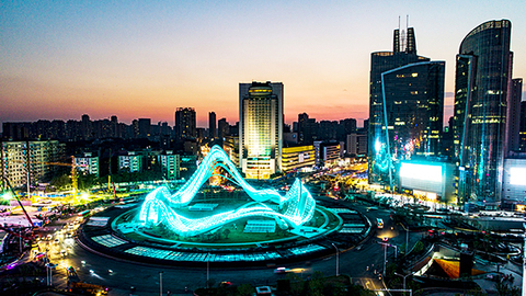 【特写】21个足球场那么大，武汉诞生亚洲最大地下城