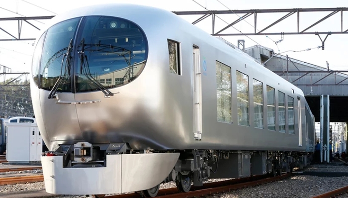 日本西武铁道的新型轮上“客厅” | 火车慢游地球 NO.4