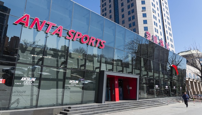 拆解运动鞋服上市公司年报，头部企业可圈可点