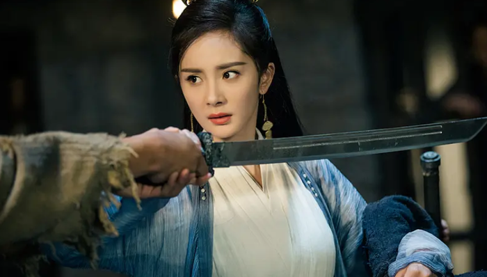 杨幂粉丝手撕嘉行、孟美岐数据组诈骗，这届饭圈队伍不好带了