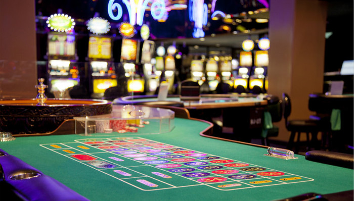 【现场】柬埔寨“禁赌令”后大批人员离开西港，华人投资者：这里一定要降降温