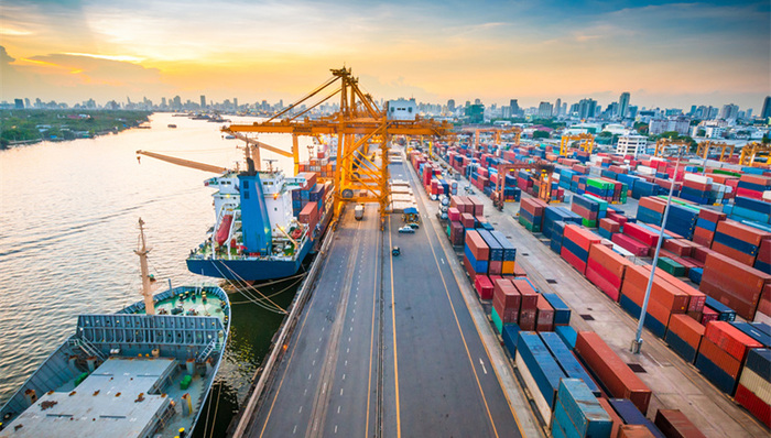 直通部委|商务部：今年前8月贸易顺差扩大46% 工信部：支持光伏领域经费补助