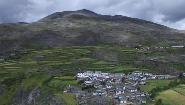 悬崖村,新边疆,恰杂村,通往,幸福路,群山,措美县,修通,西藏山南,2002年