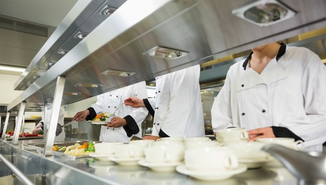 地方新闻精选|浙江一高校食堂推“一人食”餐位，山西国企已退休人员全部社会化管理