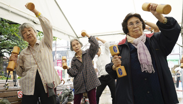 日本将进入超高龄社会，65岁以上人口已成重要劳力