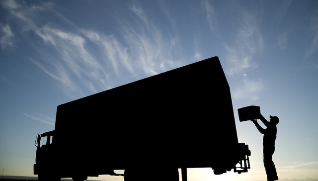 营商环境,快递物流,刑事案件,青浦区检察院,顺丰,中通,苏宁