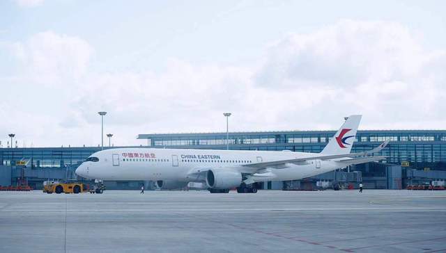 上海浦东机场卫星厅正式启用，航班靠桥率90%以上