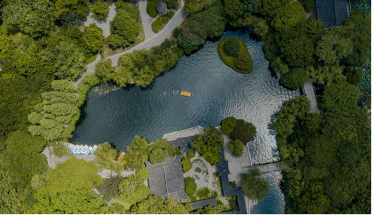 奉贤中学,保税物流,滨水空间,张弼,东方卫视,上海广播,视频,上海市委宣传部,上海市郊区,东方体育